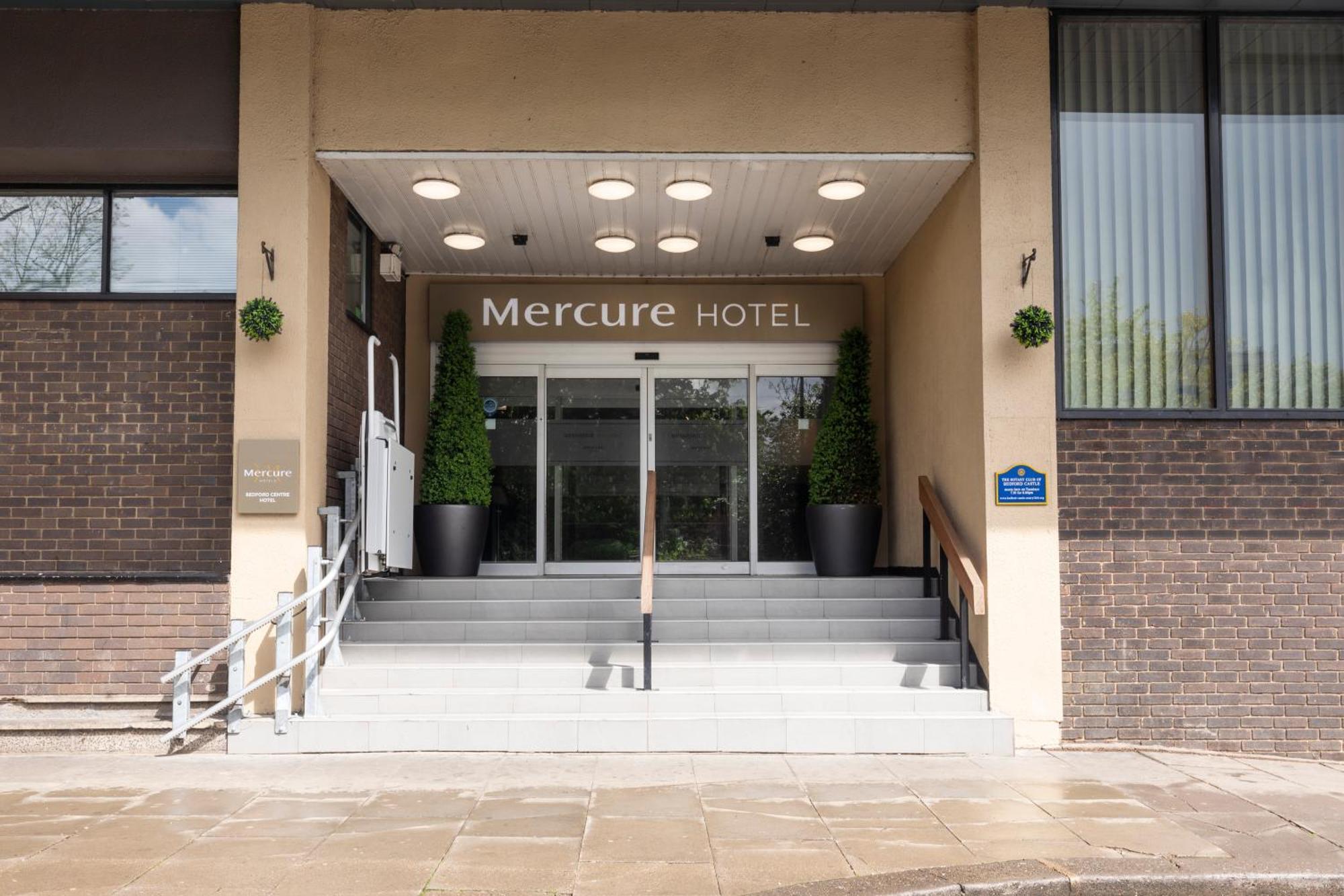 Mercure Bedford Centre Hotel Exterior foto